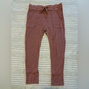 Kate Quinn cropped joggers